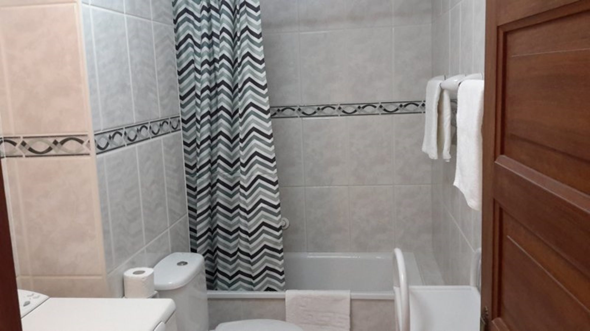 Victoria Court 1 Bedroom Apartment to rent in Los Cristianos Tenerife